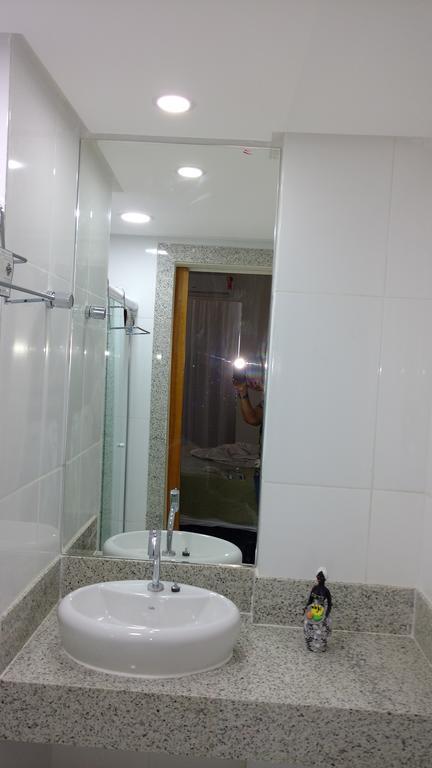 Flat Na Avenida Oceanica Apartamento *